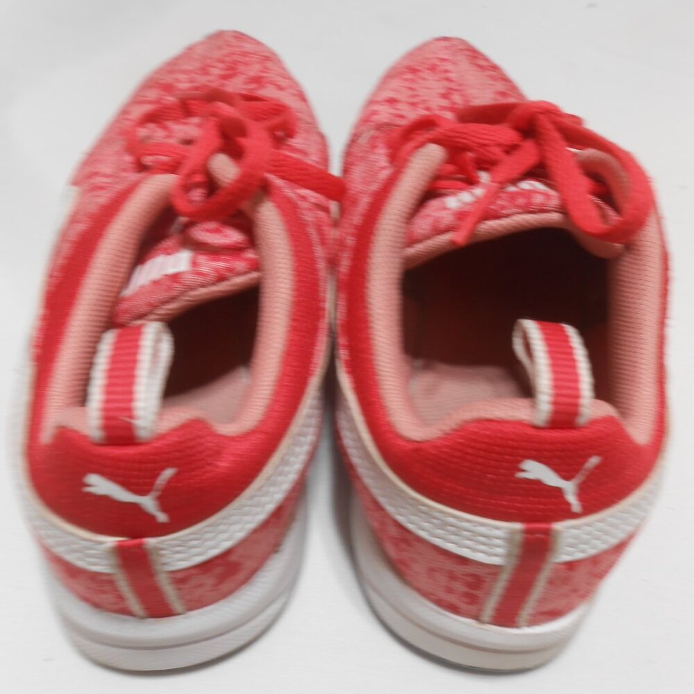 NICE Ladies size 5 Pink PUMA Tennis Shoes Sneakers 👩